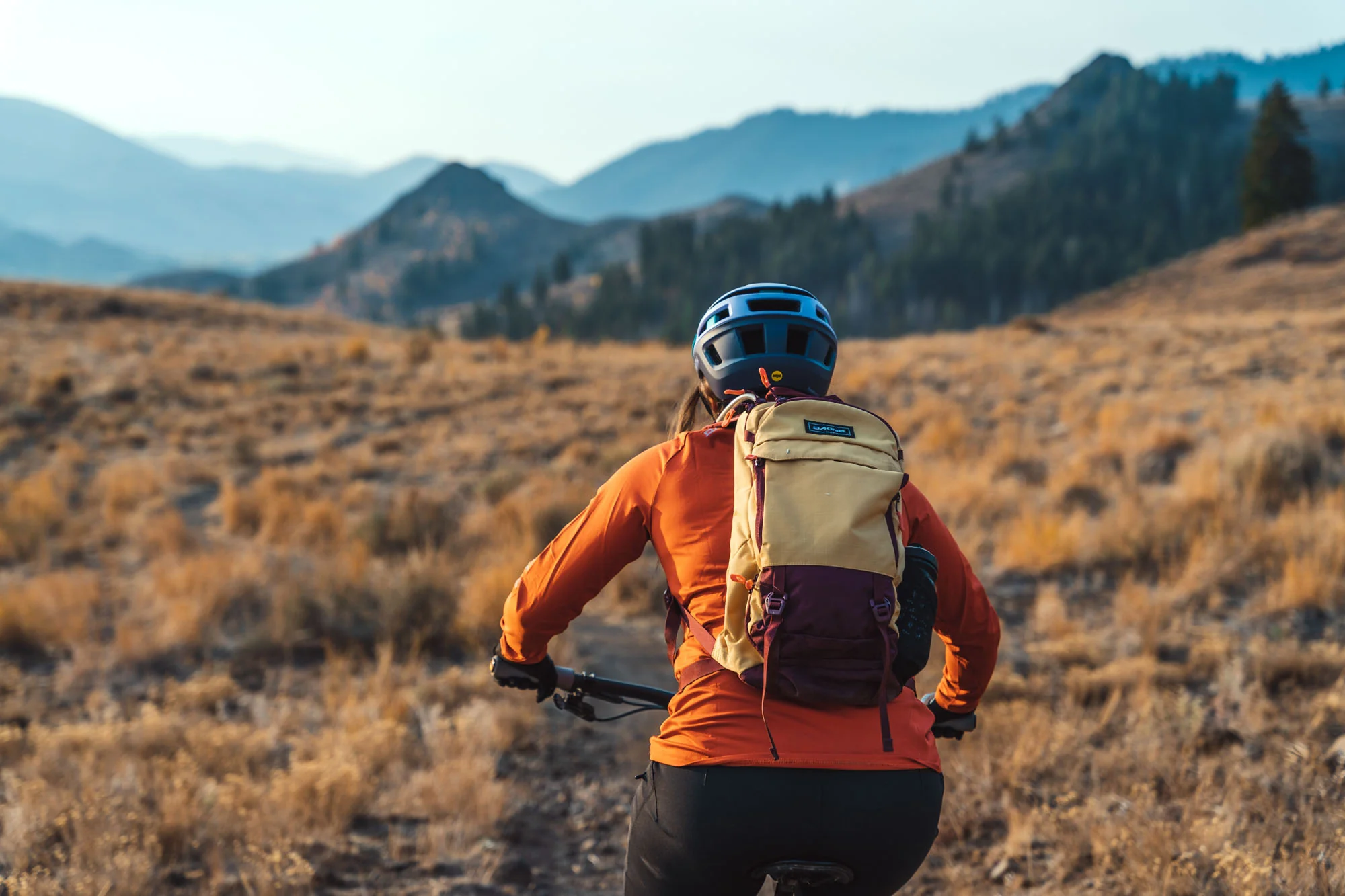 Syncline 12L Bike Hydration Backpack - Women's - Image 16